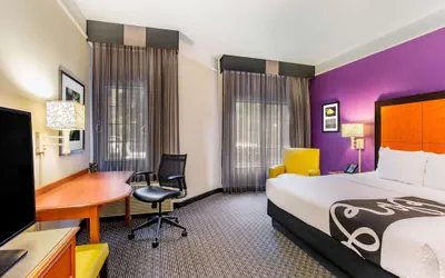 Photo 5 - La Quinta Inn & Suites by Wyndham Raleigh Durham Intl AP