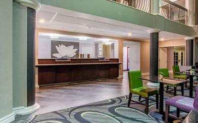 Photo 3 - La Quinta Inn & Suites by Wyndham Raleigh Durham Intl AP