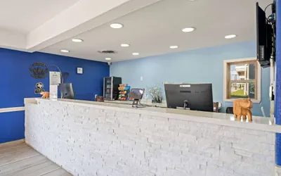 Photo 4 - Americas Best Value Inn & Suites Brenham