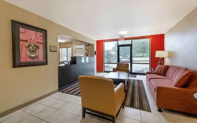 Photo 4 - Suburban Studios Copley Akron West