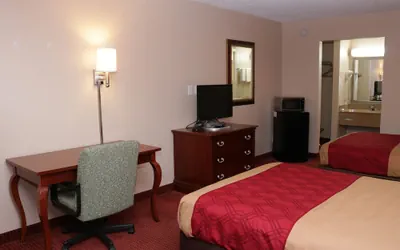 Photo 5 - STUDIOS & SUITES 4 LESS CHESAPEAKE