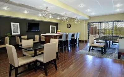 Photo 5 - Hampton Inn Ashtabula
