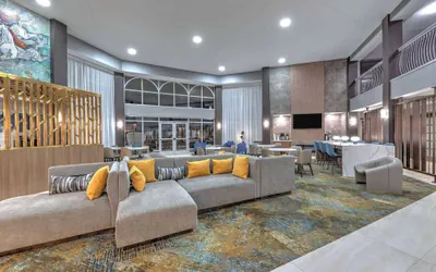 Photo 4 - La Quinta Inn & Suites by Wyndham Dallas DFW Airport North