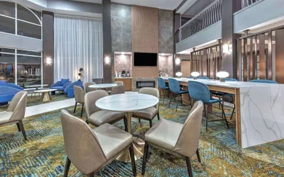 Photo 5 - La Quinta Inn & Suites by Wyndham Dallas DFW Airport North