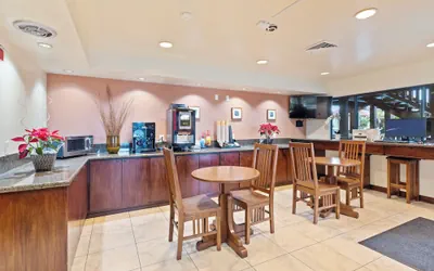 Photo 5 - Vagabond Inn Executive San Francisco Airport