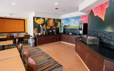 Photo 3 - Comfort Inn & Suites Texas City I-45