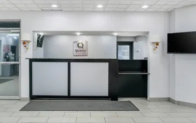 Photo 5 - Quality Inn & Suites Livonia - Detroit