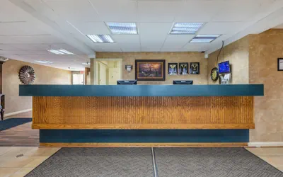 Photo 4 - Econo Lodge Inn & Suites Triadelphia - Wheeling