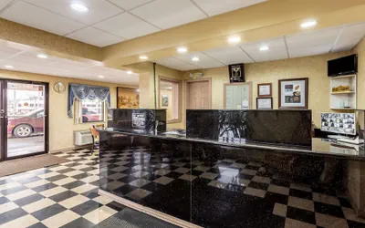 Photo 3 - Econo Lodge Morgantown