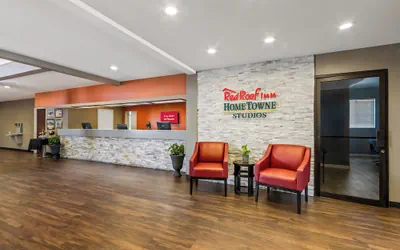 Photo 4 - HomeTowne Studios by Red Roof Ridgecrest