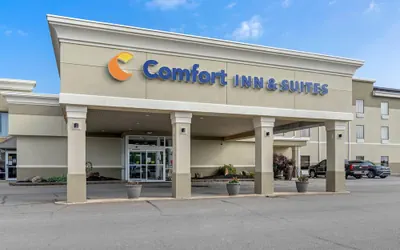 Photo 2 - Comfort Inn & Suites Triadelphia - Wheeling