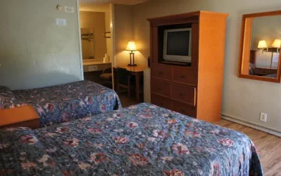 Photo 4 - Executive Inn & Suites