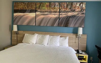 Photo 4 - Days Inn by Wyndham Warrensburg