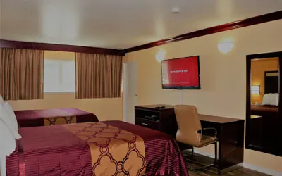 Photo 5 - America's Deluxe Inn
