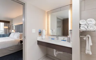 Photo 5 - Holiday Inn Express Pensacola Beach by IHG