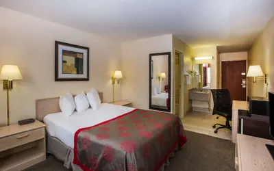 Photo 5 - Ramada by Wyndham Sioux Falls
