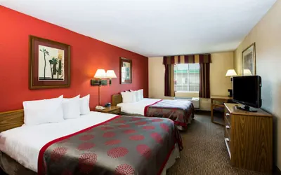 Photo 3 - Ramada by Wyndham Sioux Falls