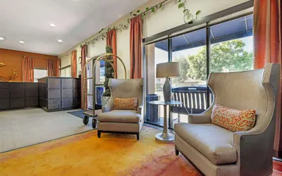 Photo 4 - Best Western Royal Palace Inn & Suites