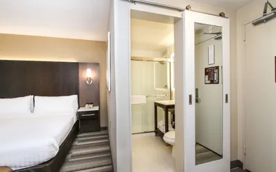 Photo 3 - Holiday Inn Express San Diego Downtown by IHG
