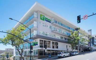 Photo 2 - Holiday Inn Express San Diego Downtown by IHG