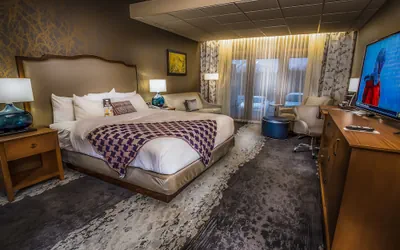 Photo 2 - Lodge Of Four Seasons Golf Resort, Marina & Spa
