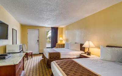 Photo 4 - Palms Garden Inn