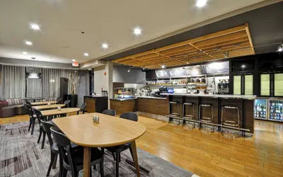 Photo 2 - Courtyard by Marriott Jacksonville Airport