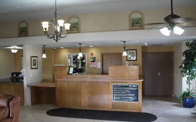Photo 5 - Sunrise Inn Hotel