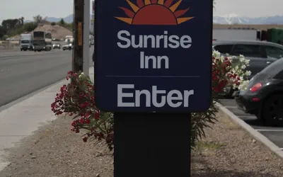 Photo 3 - Sunrise Inn Hotel
