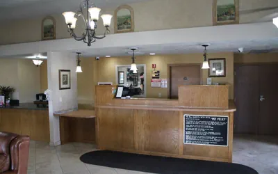 Photo 4 - Sunrise Inn Hotel