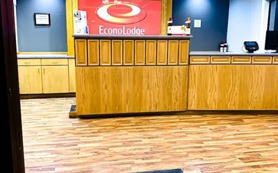 Photo 2 - Econo Lodge Inn & Suites Winnemucca