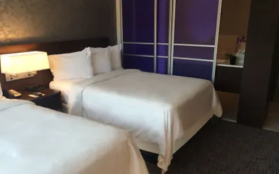 Photo 3 - Royal Regency Hotel