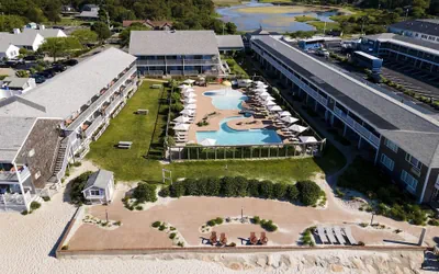 Photo 2 - Riviera Beach Resort