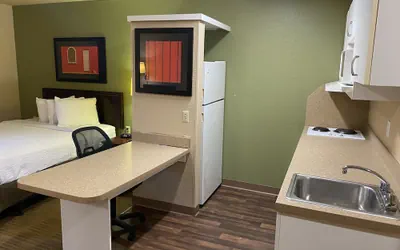 Photo 4 - Suburban Studios Auburn Hills - Detroit