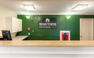 Photo 5 - HomeTowne Studios by Red Roof Atlanta - Norcross Downtown