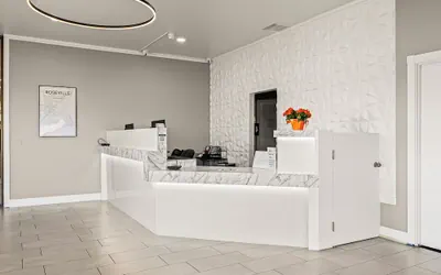 Photo 2 - Heritage Inn Express Roseville