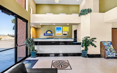 Photo 4 - Days Inn by Wyndham Tucson Airport