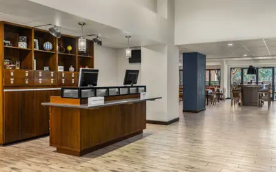 Photo 4 - Four Points by Sheraton Greensboro Airport