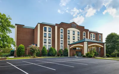 Photo 2 - Four Points by Sheraton Greensboro Airport