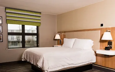 Photo 5 - Hampton Inn & Suites Seattle-Downtown