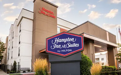 Photo 2 - Hampton Inn & Suites Seattle-Downtown