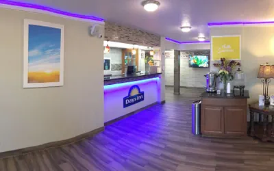 Photo 5 - Days Inn by Wyndham Southern Hills/ORU