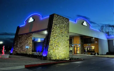 Photo 2 - Days Inn by Wyndham Southern Hills/ORU