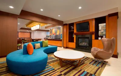 Photo 2 - Fairfield Inn & Suites Fort Worth University Drive