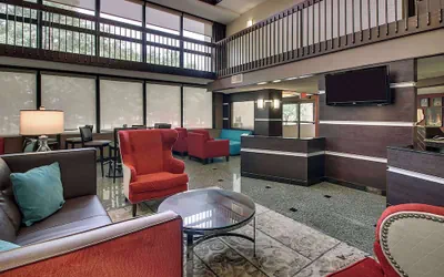 Photo 4 - Heritage Inn & Suites The Woodlands, Trademark by Wyndham