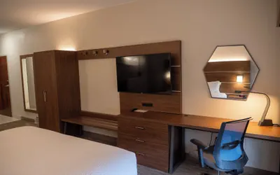 Photo 4 - Holiday Inn Express & Suites Greenville Airport by IHG