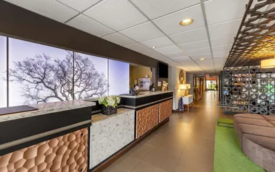 Photo 4 - Best Western Plus Thousand Oaks Inn