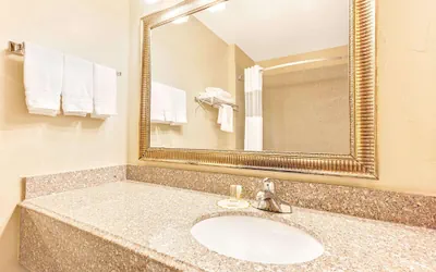 Photo 2 - Days Inn by Wyndham Oklahoma City