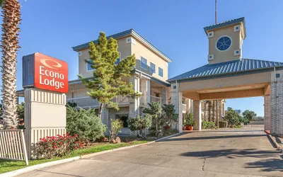 Photo 2 - Econo Lodge San Antonio South