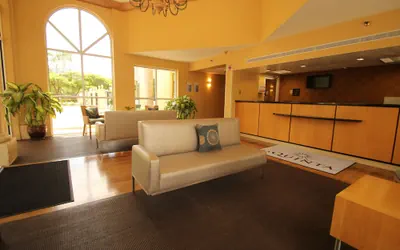 Photo 4 - La Quinta Inn & Suites by Wyndham West Palm Beach Airport